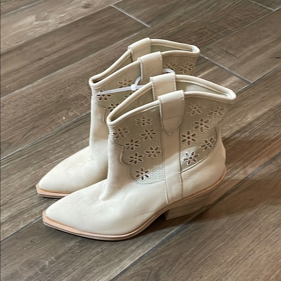 Dolce Vita Shoes - Dolce Vita Floral Cutout Western Ankle Boots